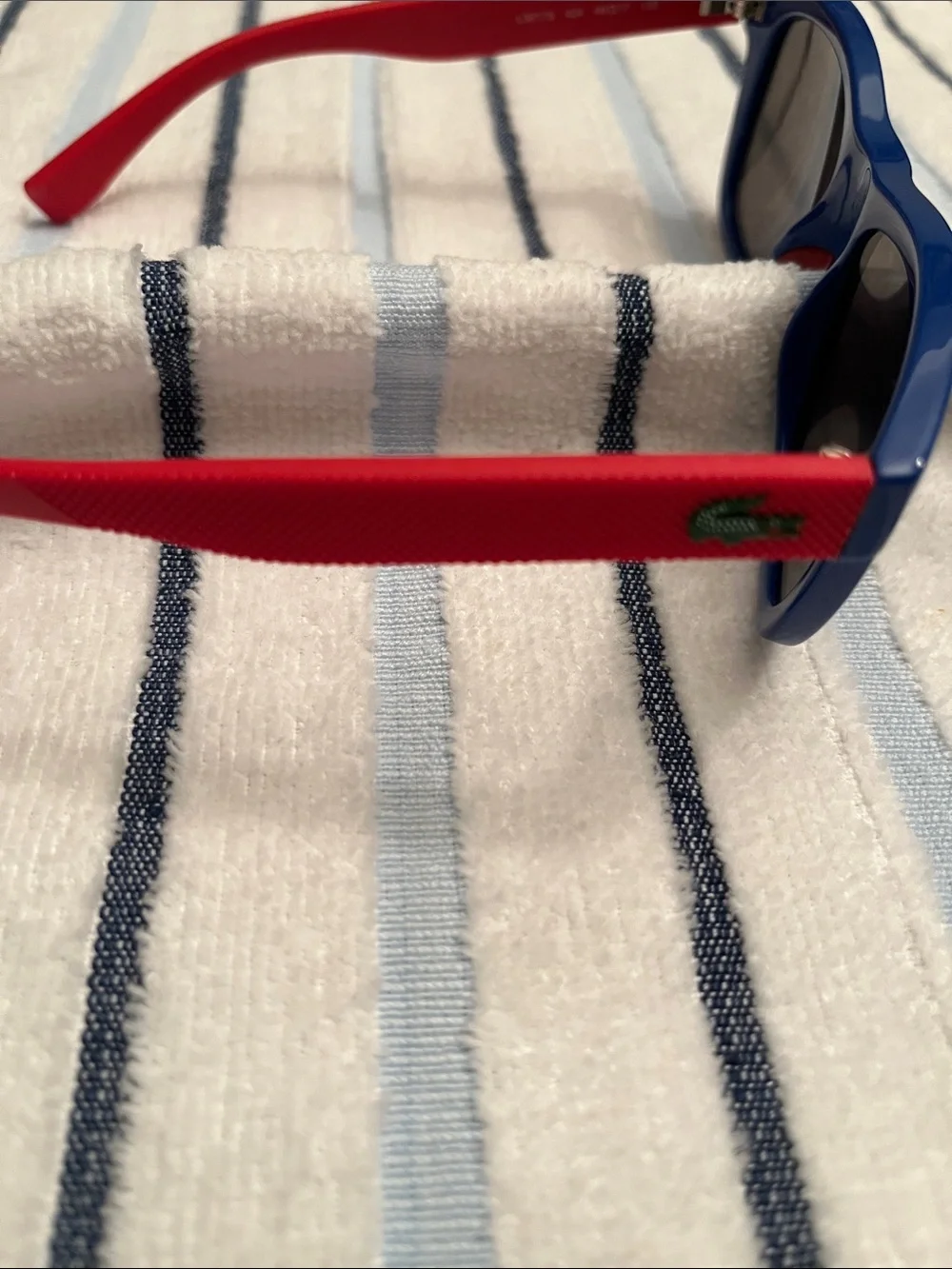 Lacoste child/youth Blue and Red Frame Sunglasses L3617S